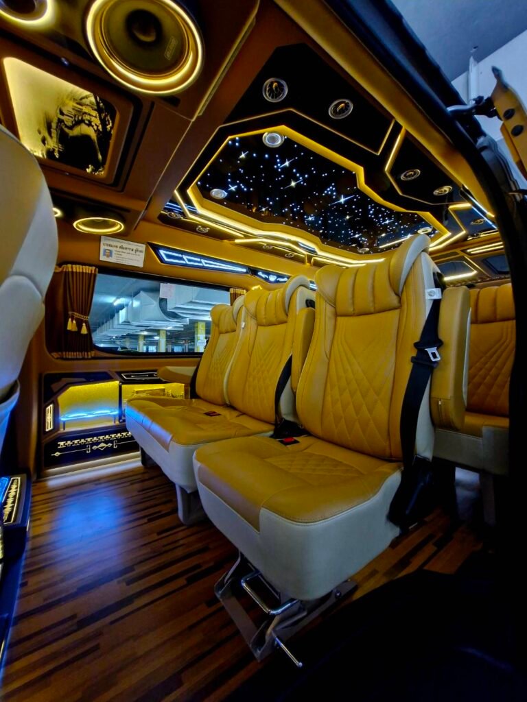 บริการรถตู้ VIP ภูเก็ต รถรับส่งสนามบินและนำเที่ยว - Safe Phuket Travel