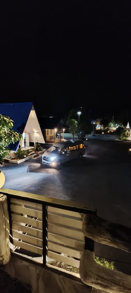บริการรถตู้ VIP ภูเก็ต รถรับส่งสนามบินและนำเที่ยว - Safe Phuket Travel