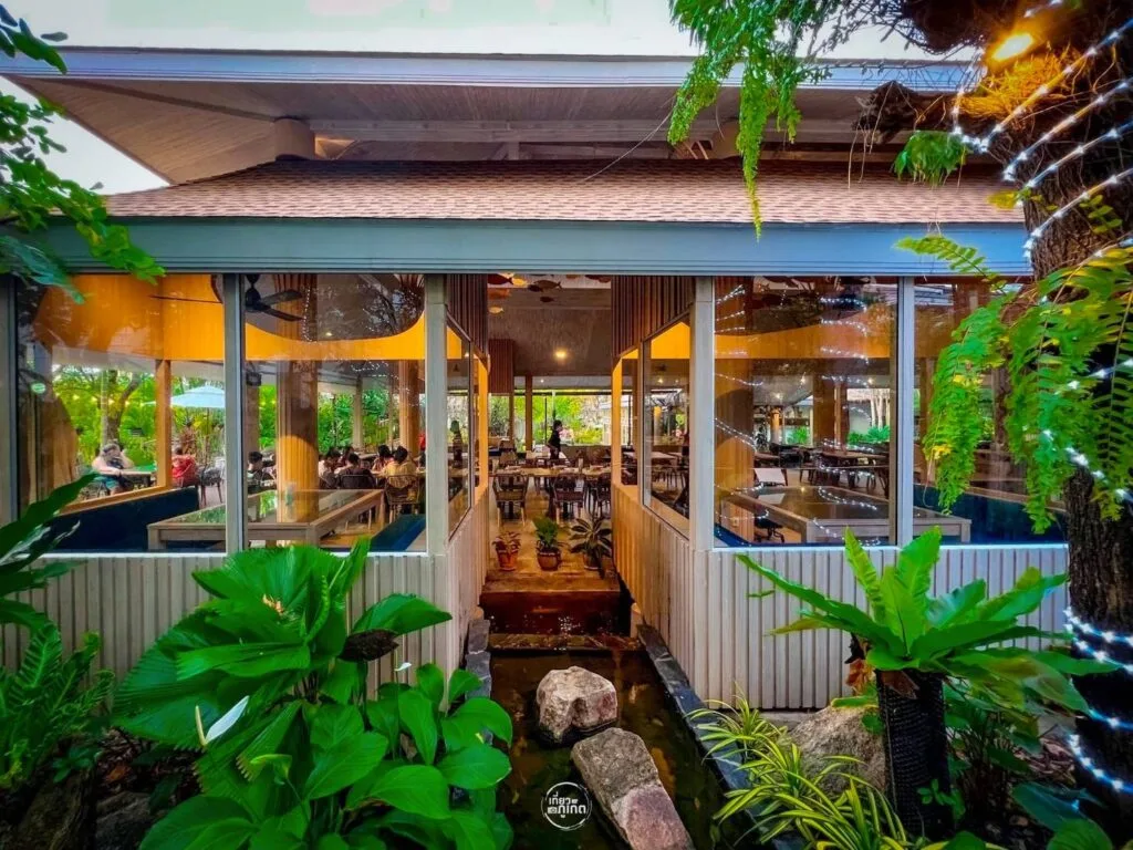บริการรถตู้เหมานำเที่ยวภูเก็ต ตระเวนทานร้านเด็ดมิชลินไกด์ โดย Safe Phuket Travel