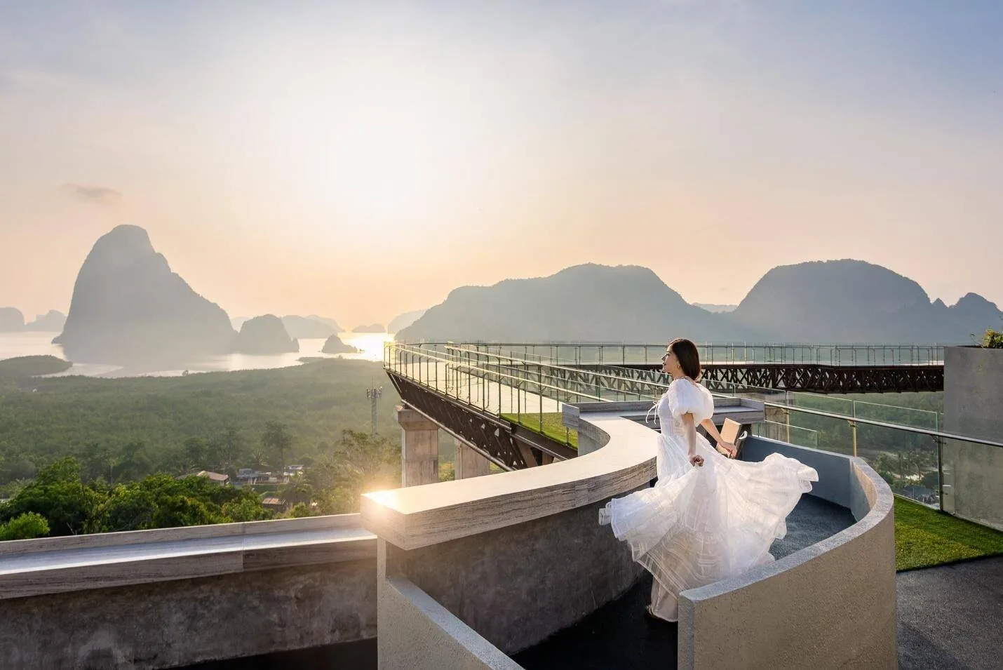 บริการรถตู้เหมานำเที่ยวภูเก็ต พังงา เดย์ทริปเสม็ดนางชีและอ่าวพังงา โดย Safe Phuket Travel