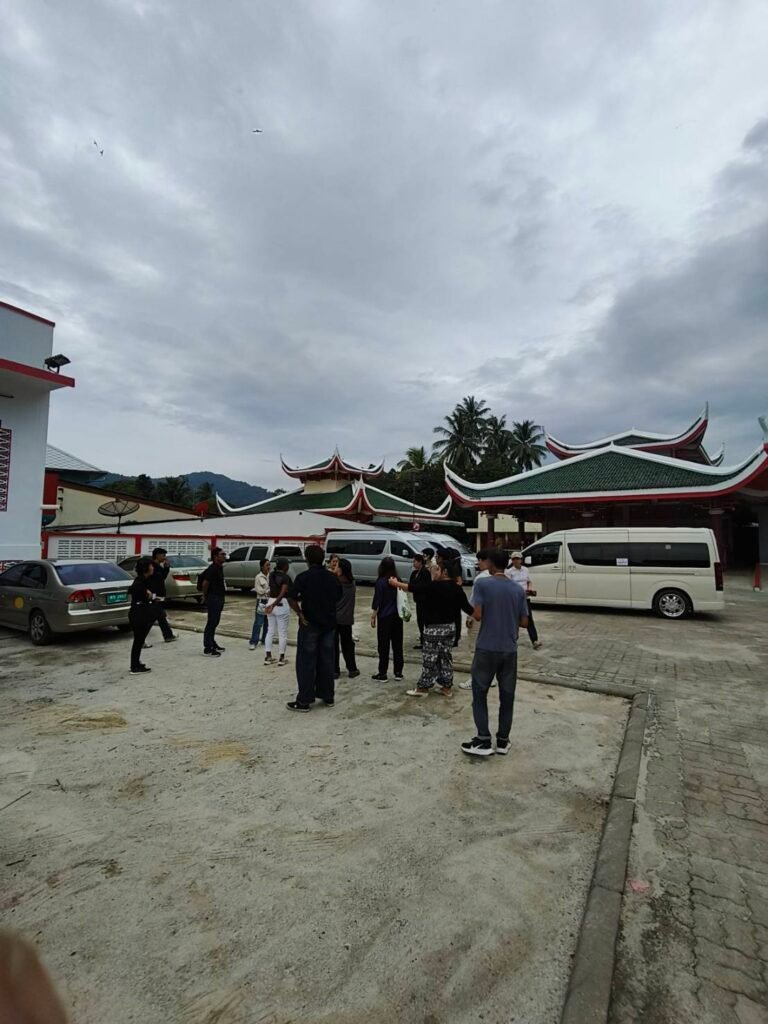 เช่ารถตู้ VIP ภูเก็ต พาเที่ยวชมสถานที่ท่องเที่ยวสำคัญ SafePhuketTravel