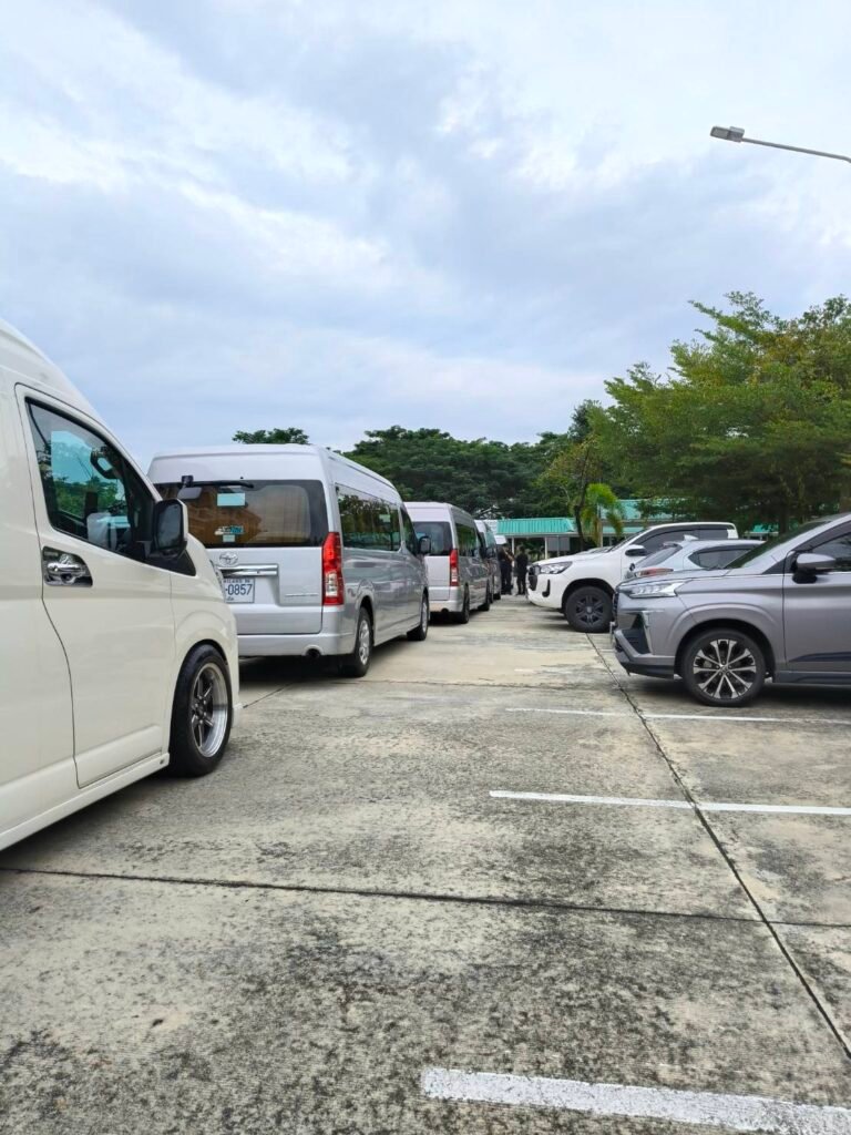 รถตู้ VIP ภูเก็ต นำเที่ยวสถานที่สำคัญและดูแลแขกองค์กร SafePhuketTravel