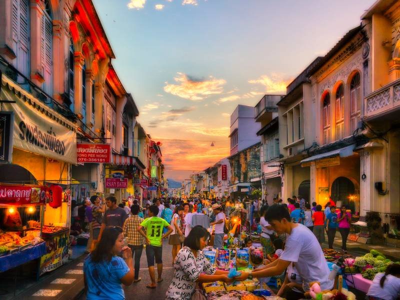 รถตู้รับส่ง สยามนิรมิต ภูเก็ตแฟนตาซี คาร์นิวัลมายากล SafePhuketTravel
