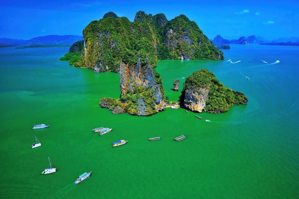 วิวเกาะหินปูนในอ่าวพังงา ภาพประกอบทัวร์เกาะเจมส์บอนด์