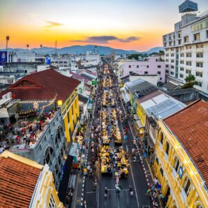 บรรยากาศยามเย็นในย่านเมืองเก่าภูเก็ต สำหรับ Phuket Sunset & Night Market